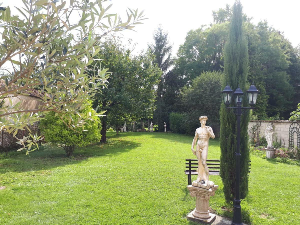 Pierry La Crapounette (Adults Only) المظهر الخارجي الصورة